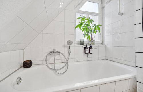 Apartments am Hainich - 59m2, 4 Personen, Küche, Netflix, Parken, Hunde Willkommen, Nationalpark - Foto 22