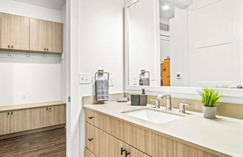 Luxurious New Unit 1Bd1Ba Pool, Golf Sim - Foto 19