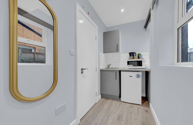 Serviced Ensuite Room In West Drayton London UB7 - Photo 7