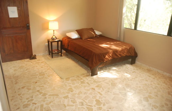 E&J Boutique Residences - Photo 5