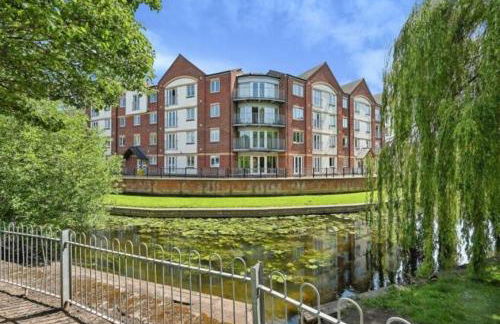 Stafford 2 Bedroom Apartment in Prime Location with Secure Parking - Foto 17