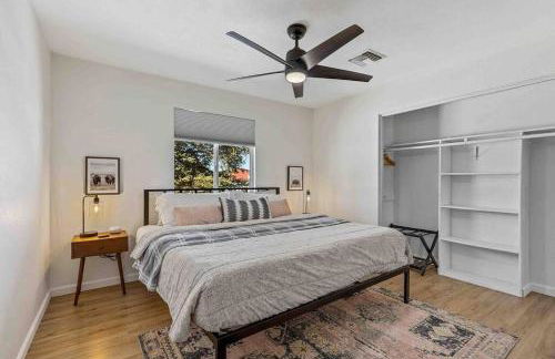 Walk to GC Train Depot and Route 66, king beds, game room, BBQ, firepit - Photo 21