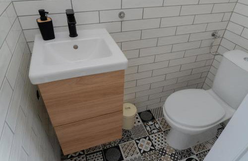 Deja View - Photo 28