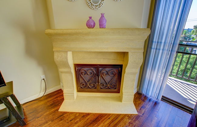 Sunshine Suites at Hillcrest - Photo 14