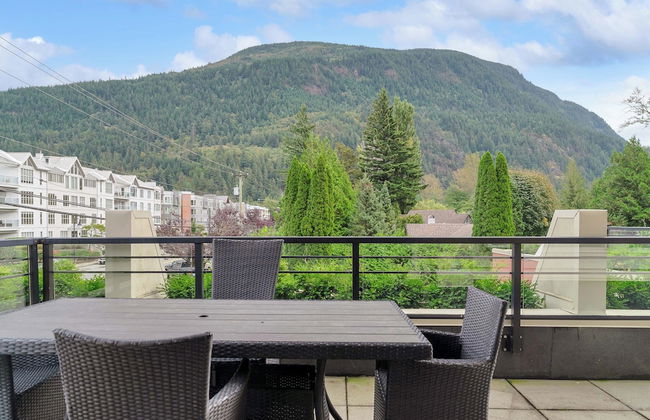 Chic Haven Stylish 3 Bedroom - Photo 27