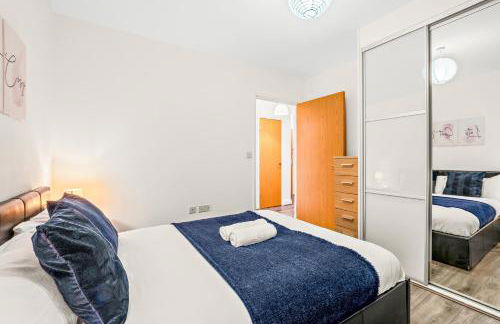 Modern 3-Bed Penthouse with Terrace & Gym, Near Canary Wharf, Weekly deals - Foto 42