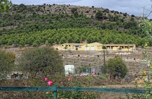 CASERIO INAZARES - CASAS DE MONTAÑA CON CHIMENEA Y NIEVe - Foto 53