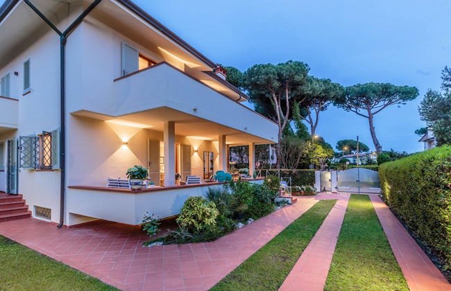 Regina Beach Villa by the Beach in Marina di Piet - Foto 72