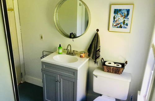 Sunny & Open 2 Bdrm - Close to Stowe Village, Shopping, Mtn Views! - Foto 18