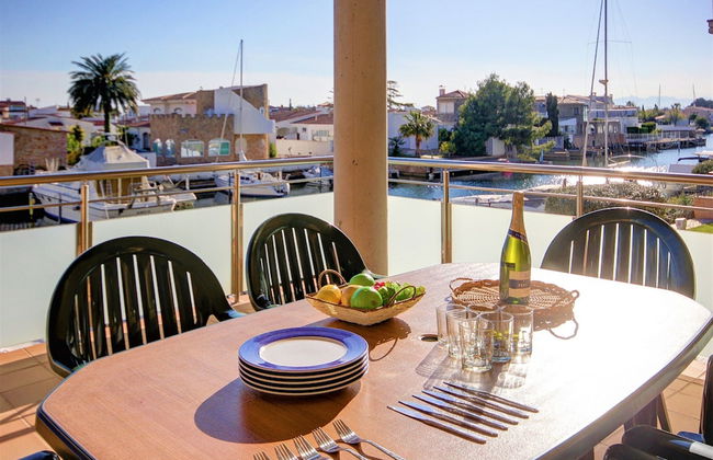 Apartment With Scenic View - Photo 20