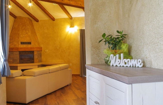 Modern Villa With Swimming Pool and Garden - Photo 20