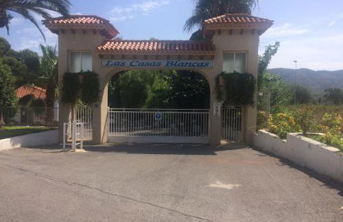 Casas Blancas Bungalow 45 - Photo 1