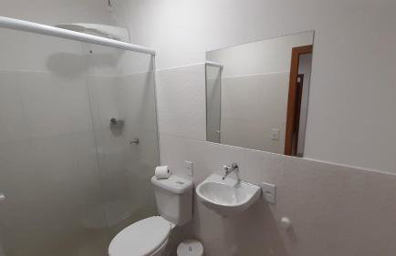 Suite climatizada, ao lado da praca principal - Foto 17