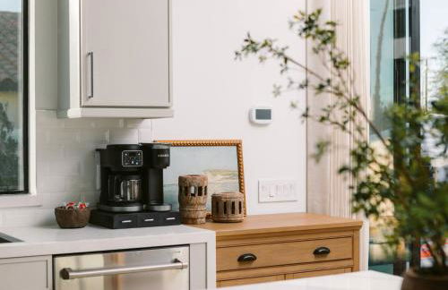 Desert Oasis: Pool, Spa, Golf Sim + EV Charger - Foto 18