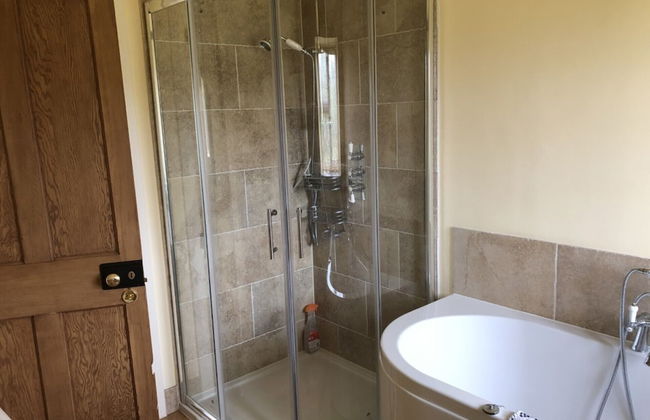 Beautiful 3 Bedroomed Cotswolds Farmhouse - Photo 14