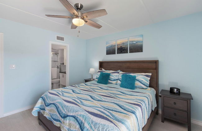 Modern Retreat, Block to Beach w Pool & Balcony - Foto 4