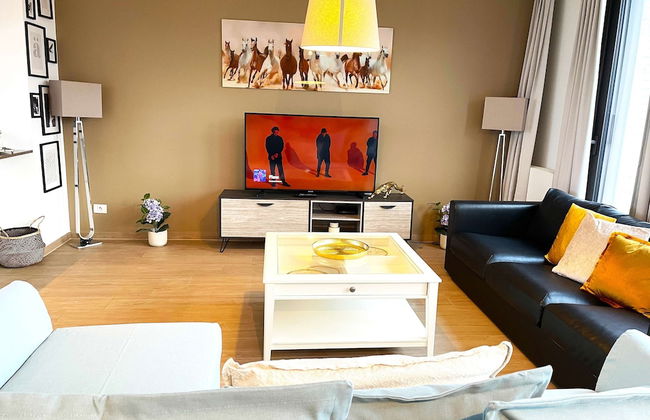 Modern 2BR Penthouse Near Diamond District by Oneluxstay - Foto 9