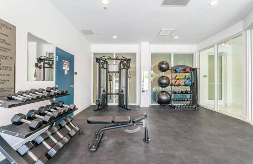 Stylish Apt with Pool and Gym near beach - Foto 11