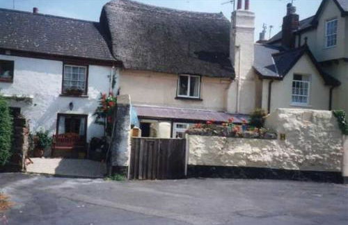 Dolphin Cottage 50m from Shaldon Beach! - Foto 1