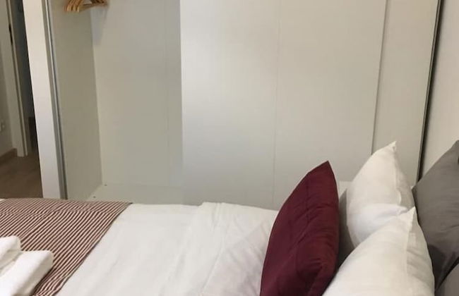 Modern 3 Beds In Convenient Location - Parking - Foto 2