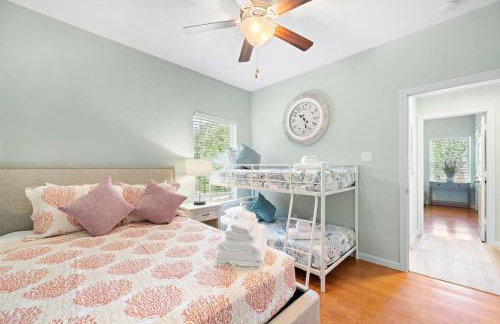 Stunning bayfront home with spacious deck and incredible Galveston Bay views - Foto 39