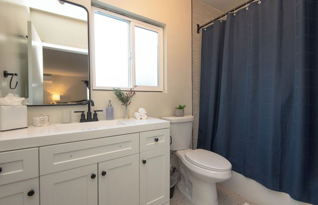 Stunning Studio Near DTLA - Photo 19