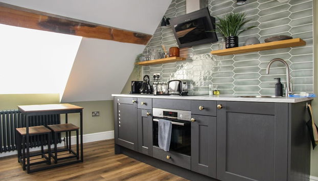 Malvern Hills Apartment - Photo 2, Room