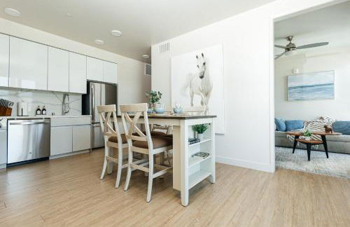 Stunning 2BR apartment steps from Santa Monica pier - Photo 6