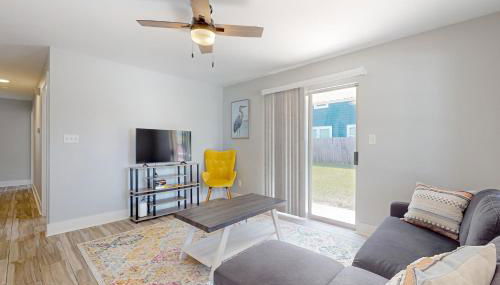 Downtown Duplex with Fire Pit 1 Mi to Waterfront - Foto 4