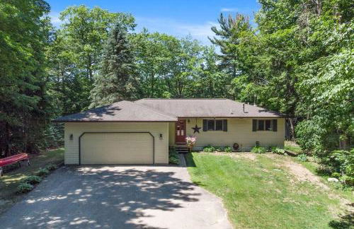 Lakeside Getaway with Hot Tub - Foto 30