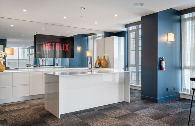 By Stampede Free Parking Banff Pass Wine More - Photo 64