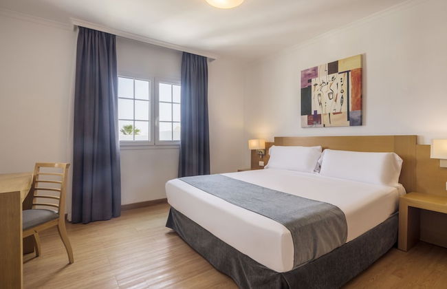 Aparthotel ILUNION Costa Sal Lanzarote - Photo 11