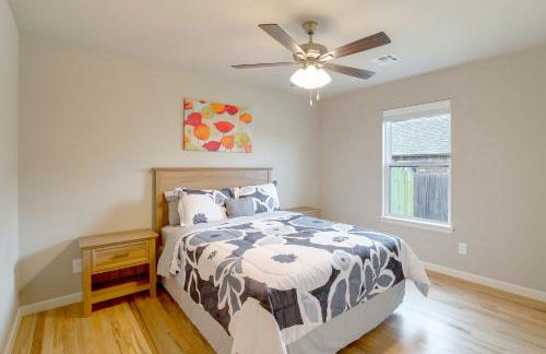 Private Yard and Patio Brand New Glenpool Getaway! - Foto 14