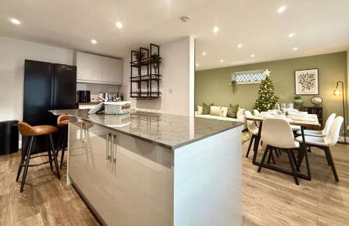 Winter Getaway - Luxury Bungalow w Games Room - Photo 31