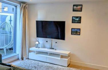 One bedroom apartment with balcony and concierge , station and shops 2min walk - Foto 25