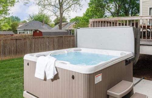 Minutes to Downtown Huge Outdoor Deck HOT TUB - Foto 51