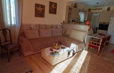 Νύμφη Ηχώ, Θέα στα βουνά κάτω από το Ρολόι - Foto 6