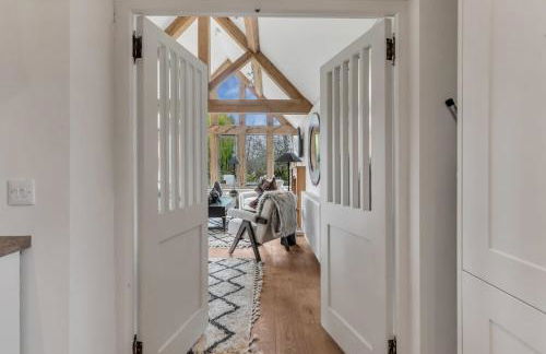 Honeysuckle Cottage - Hot Tub Packages Available - Photo 9