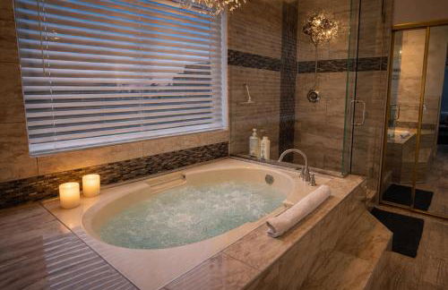 5BR Oasis 15 Min to Strip, Pool Table - Foto 20