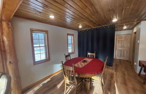 Snowmobile, ATV, Horseback Riding Haven with Quick Trail Access & Games & Entertainment Room - Foto 25