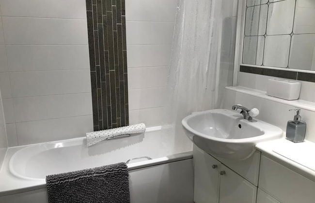 Apex Wallace Street Apt With Free Parking - Foto 15