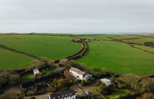 Farmhouse Charm with Modern Style in Pembrokeshire - Foto 12
