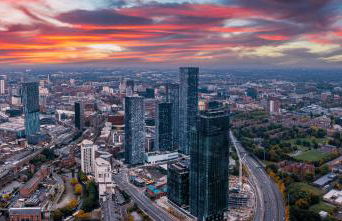 Luxury 2 Bed Apartment, Sleeps 6 with Sofa bed, Close to Sale Town & Tram Station - Photo 22