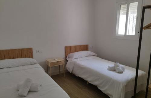 LA CASITA DE ISABEL, casa rural con patio privado en Montecorto, cerca de Ronda y Grazalema - Foto 8