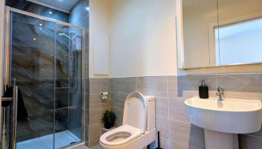 West Yorkshire Apartment Huddersfield - Foto 4, towels, Shower