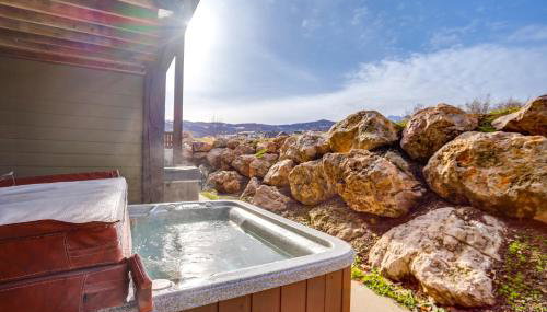 High-End Huntsville Condo with Private Hot Tub! - Foto 2