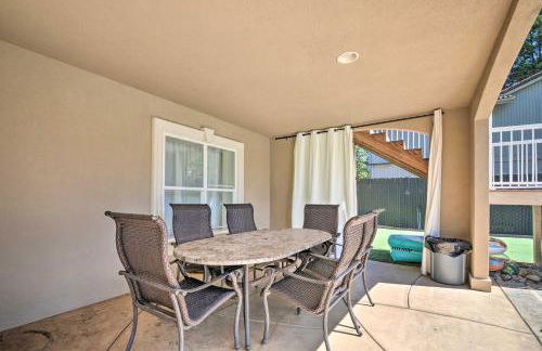 Luxe Getaway with Riverfront Views in Grants Pass! - Foto 39