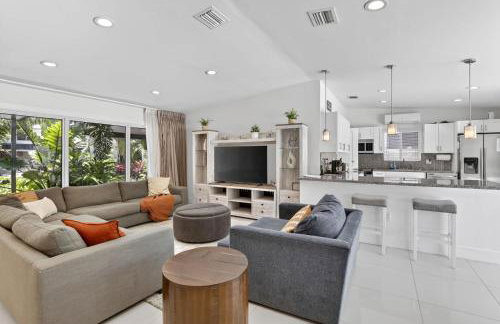 Waterfront Oasis with Private Pool - Foto 1