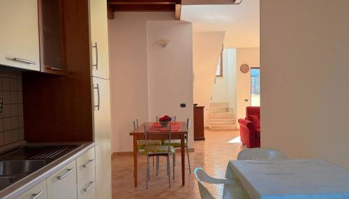 RESIDENZA I GIRASOLI - Spacious private house near the sea, quiet residential area - Lido dei Pini ANZIO - Foto 5
