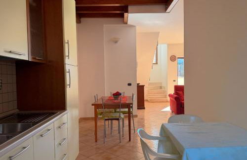 RESIDENZA I GIRASOLI - Spacious private house near the sea, quiet residential area - Lido dei Pini ANZIO - Photo 5
